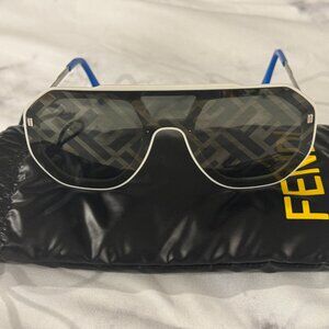 Fendi® Sunglasses - FE40006U